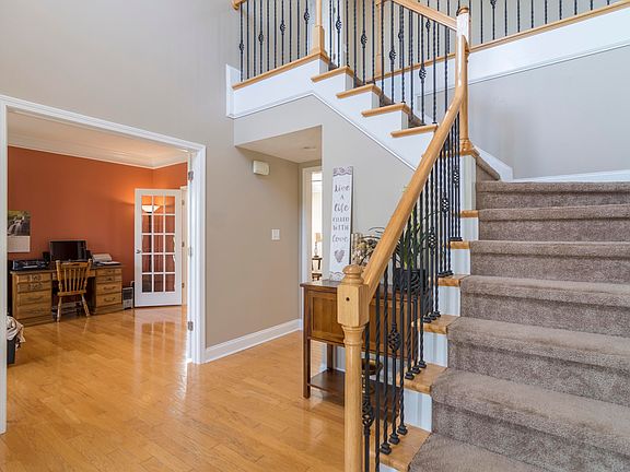 3rd image of 8315 Bay Garden Ln