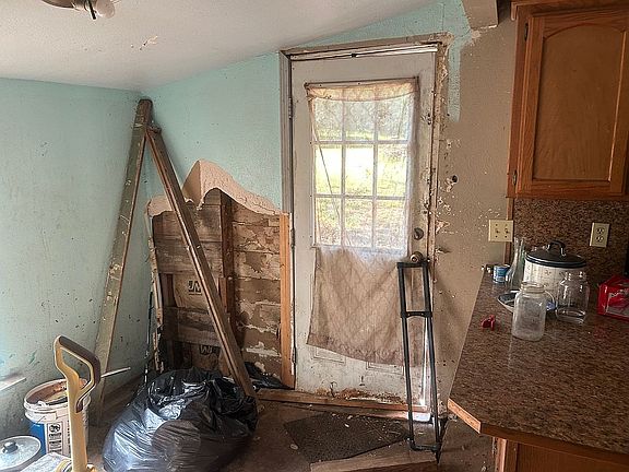 4th image of 1510 County Road 2305