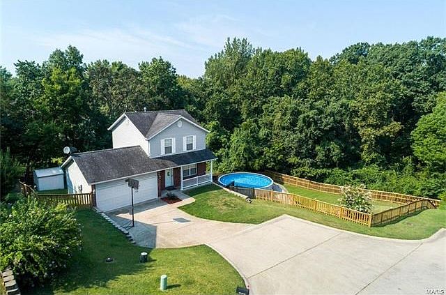 1st image of 120 Compton Dr