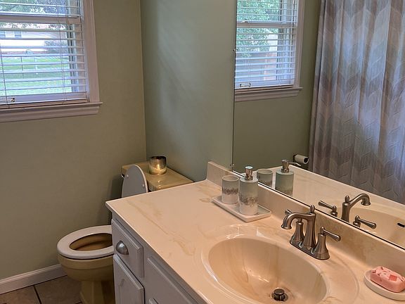 3rd image of 2594 Pitts Ln