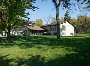 20482 Acker Rd, Fulton, IL 61252