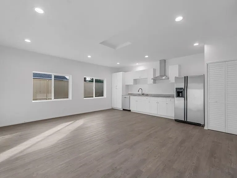 7756 Mason Ave — Photo 3