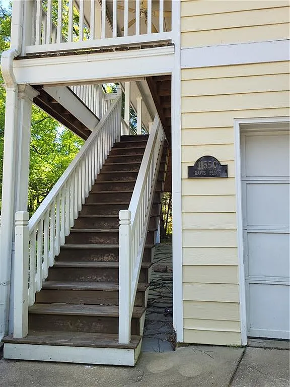 4 bed, 3.5 bath, 2470 sqft, $3,745 — Photo 3