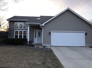 2035 Clearwater Way, Elgin, IL 60123