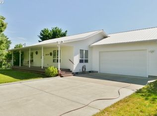 523 S 5th St, Union, OR 97883