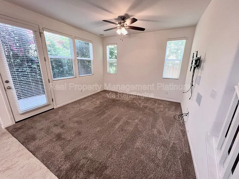 1484 Mosaic Way — Photo 5
