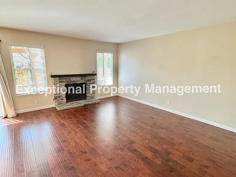 8419 Cedarwood Ln — Photo 3