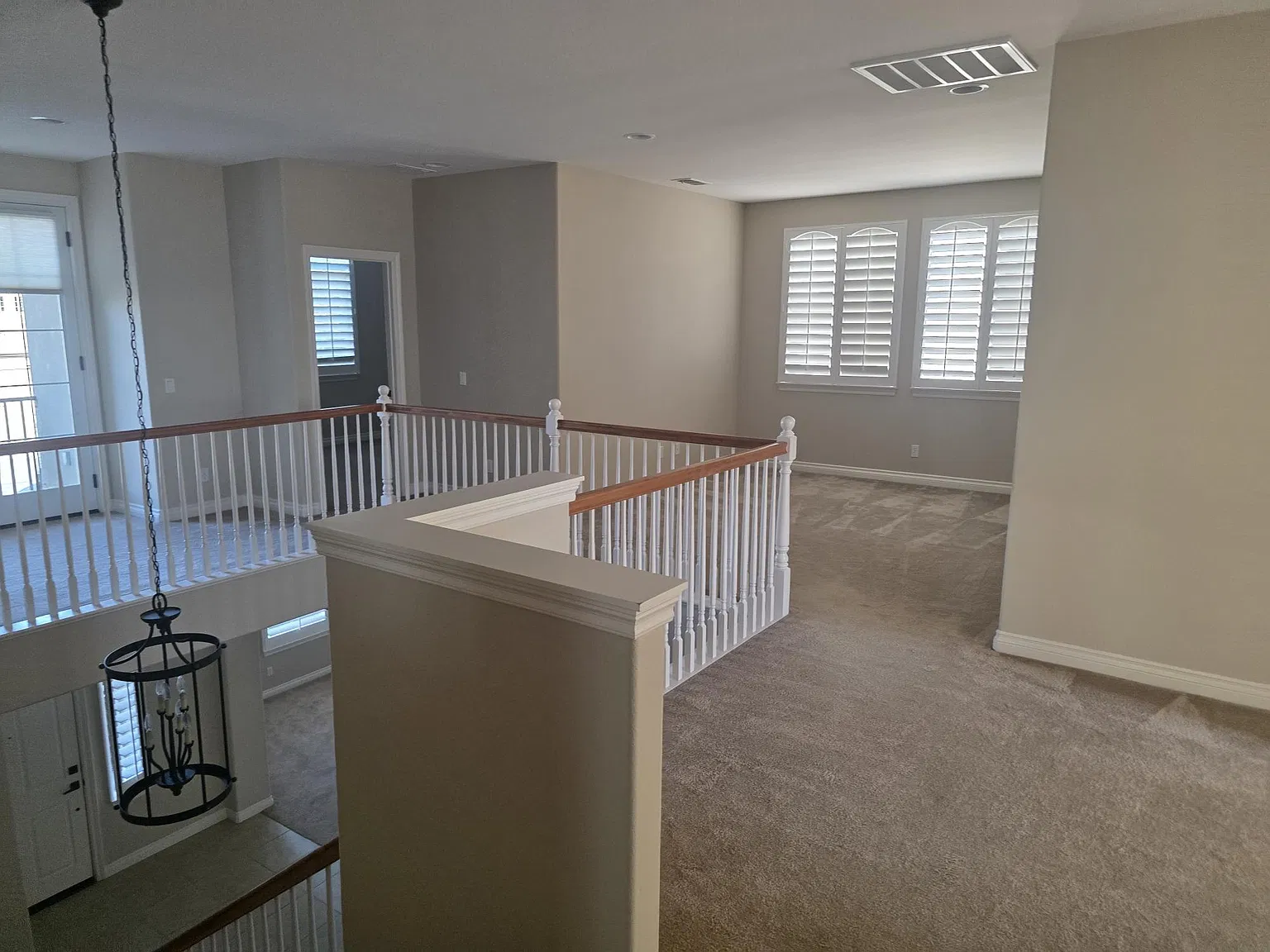 5 bed, 3711 sqft, $4,850 — Photo 3