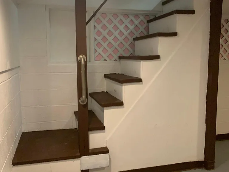 17 College St — Photo 29