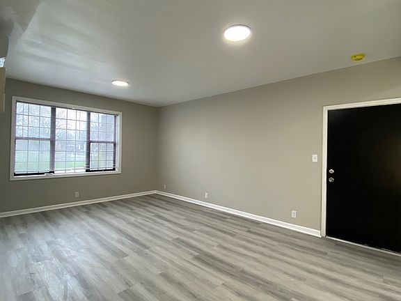 5th image of 3310 N Meridian St #787e6379f