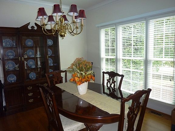 4th image of 226 Willow Leaf Ct