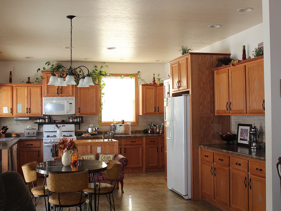 Kitchen & Dining Room