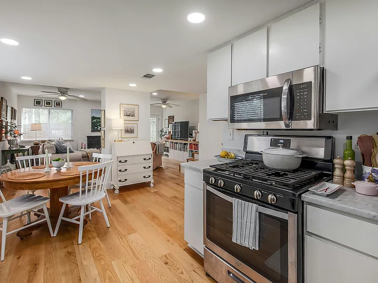 3511 Westchester Ave #102 — Photo 12