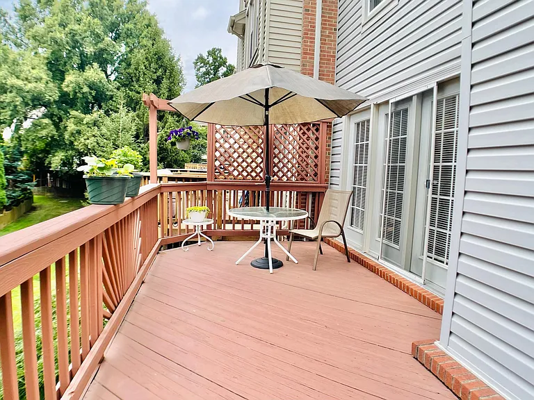 3903 Clares Ct — Photo 10