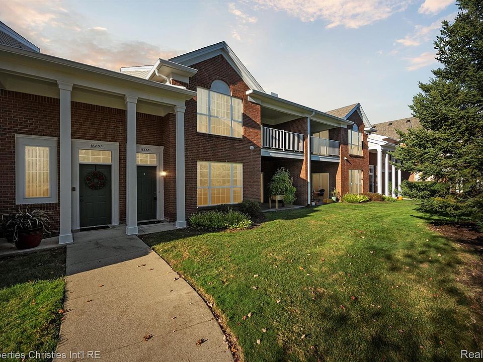 1st image of 16865 Carriage Way