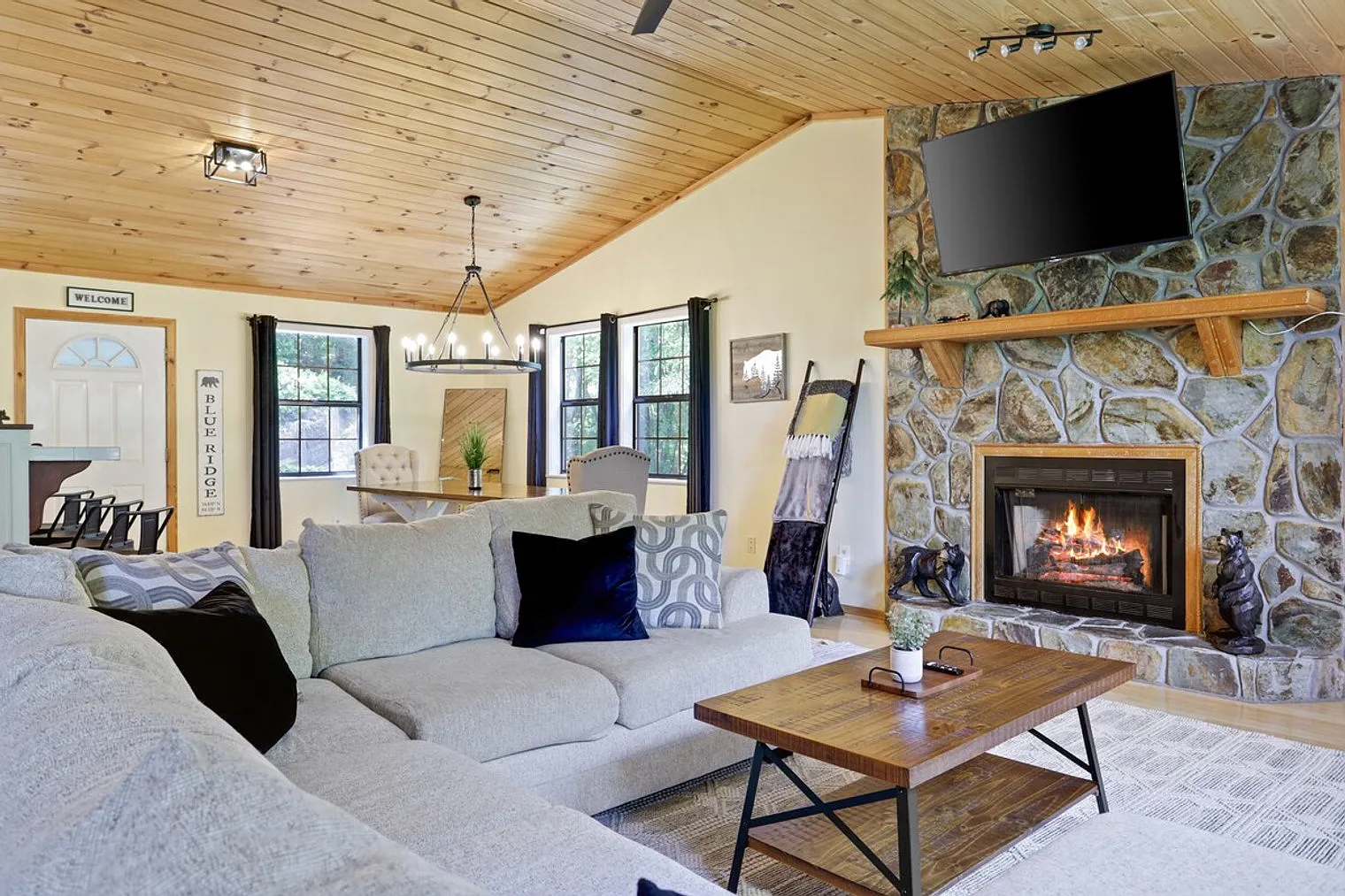 5 bed, 3.0 bath, $5,618 — Photo 1