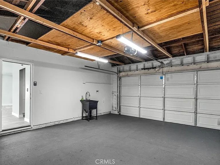 20431 Lassen St — Photo 11