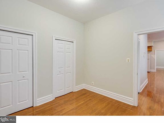 5th image of 926-28 Race St #3C