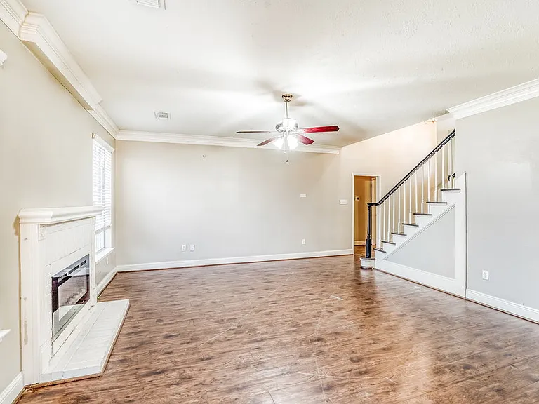 15303 Goodman St — Photo 4