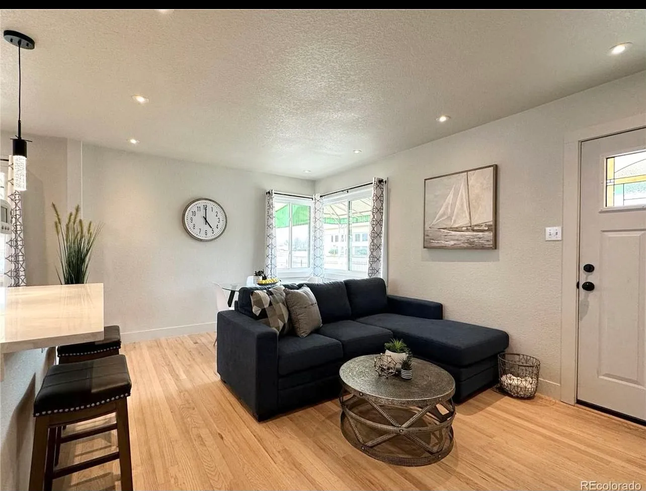 2 bed, 725 sqft, $2,000 — Photo 4