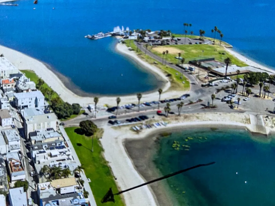 3664 Bayside Walk