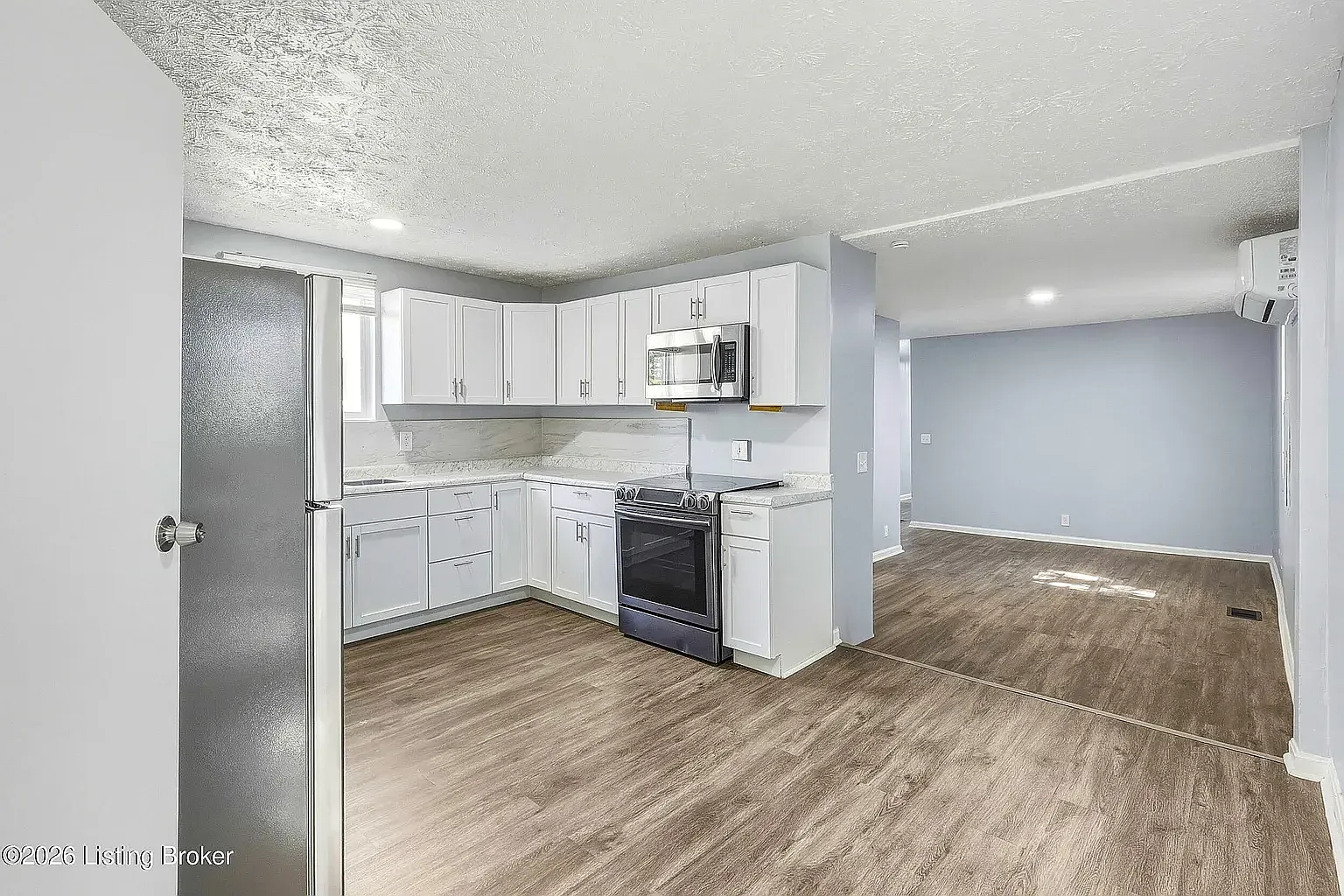 4 bed, 1200 sqft, $1,725 — Photo 4
