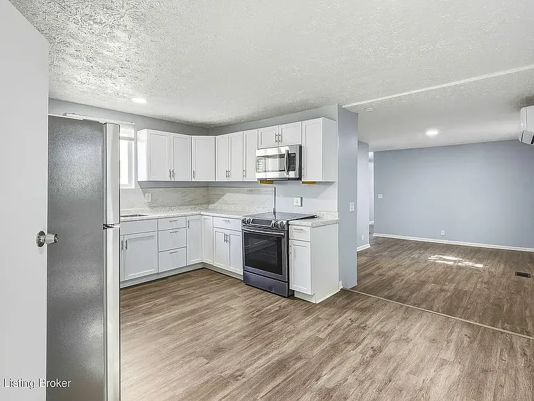 1814 Standard Ave — Photo 4