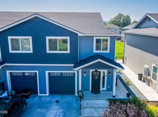 2024 SW Family Ln, Grants Pass, OR 97527