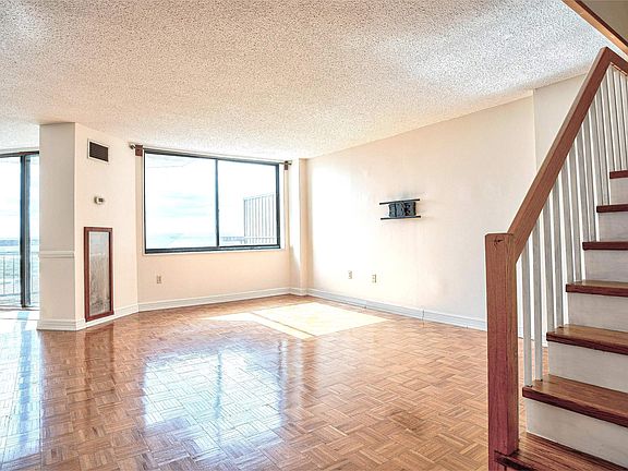 4th image of 720 Harmon Cove Tower #720