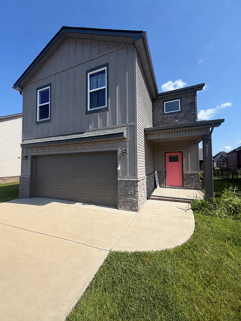 4 Bedroom Dog Friendly Home For Rent Near Post! — Photo 1