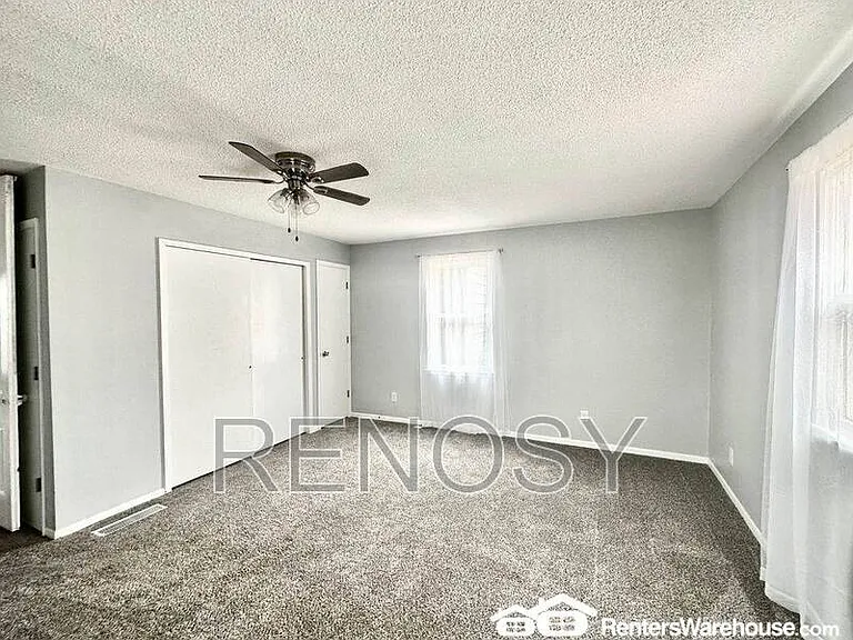 105 E 3rd Ave — Photo 16