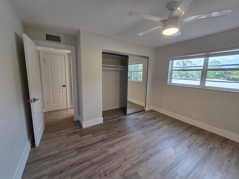 5630 NE 18th Ave #204 — Photo 9