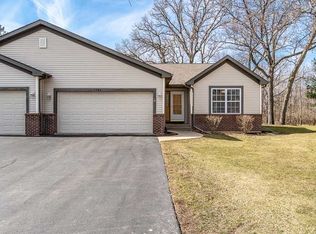 5490 Terrace Maat Ct, Roscoe, IL 61073