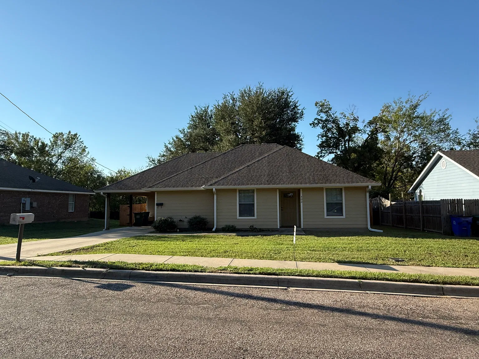 3 bed, 1500 sqft, $1,850 — Photo 2