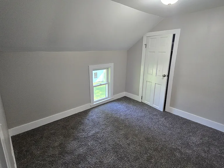 2118 Ohio St — Photo 15