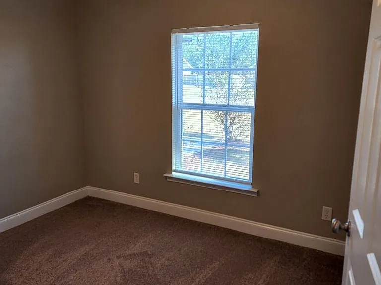 114 Miller St NE — Photo 15