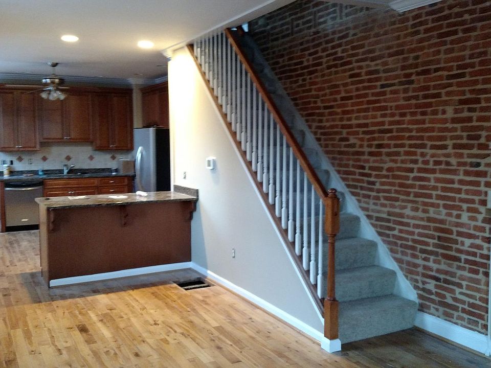 2nd image of 1701 Clarkson St