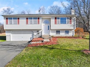8 Wisteria Dr, Naugatuck, CT 06770