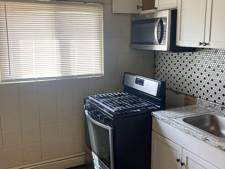 800 W Church St #9 — Photo 4