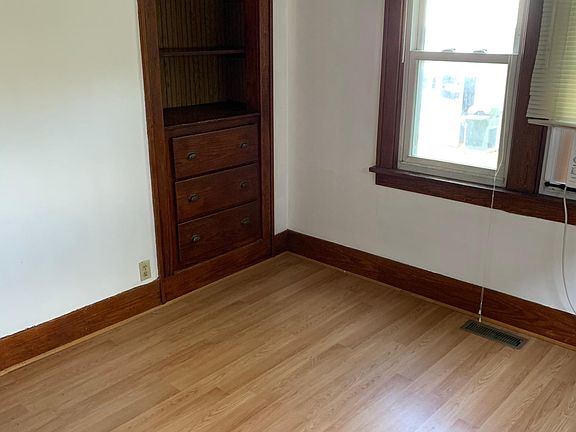 2nd image of 290 Schenck St #App