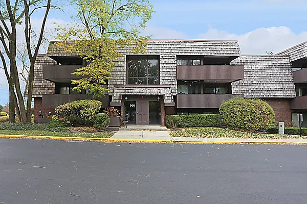 566 Timber Ridge Dr APT 102 photo 1