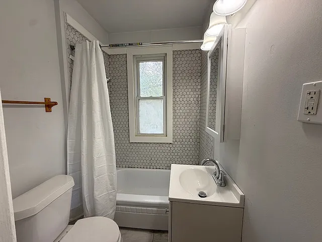 225 E Oakridge St #2 — Photo 5