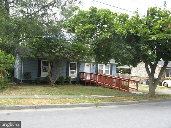 5th image of 633 Ewell St