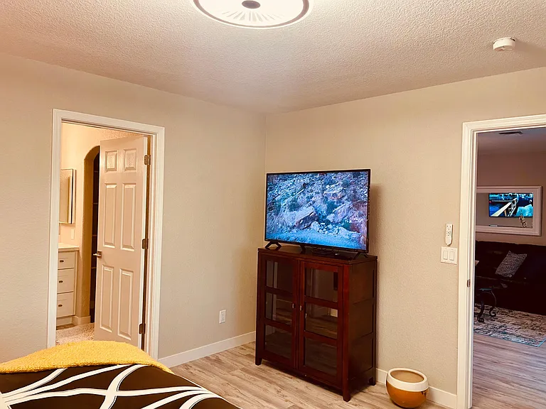 3757 Hollister Dr — Photo 17