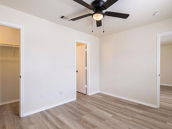 5th image of 209 W Cardinal Ln APT C