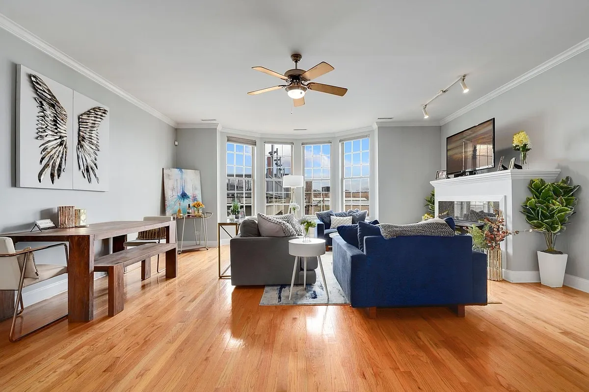 Building Photo - 1811 W Addison St #3W