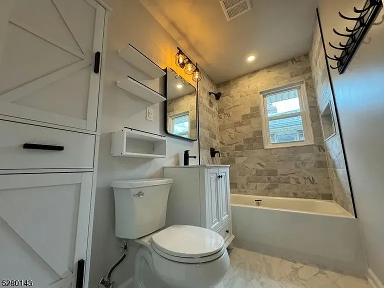 315 W Price St #2 — Photo 7
