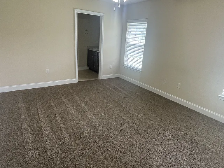 148 Old Ivy Rd — Photo 7