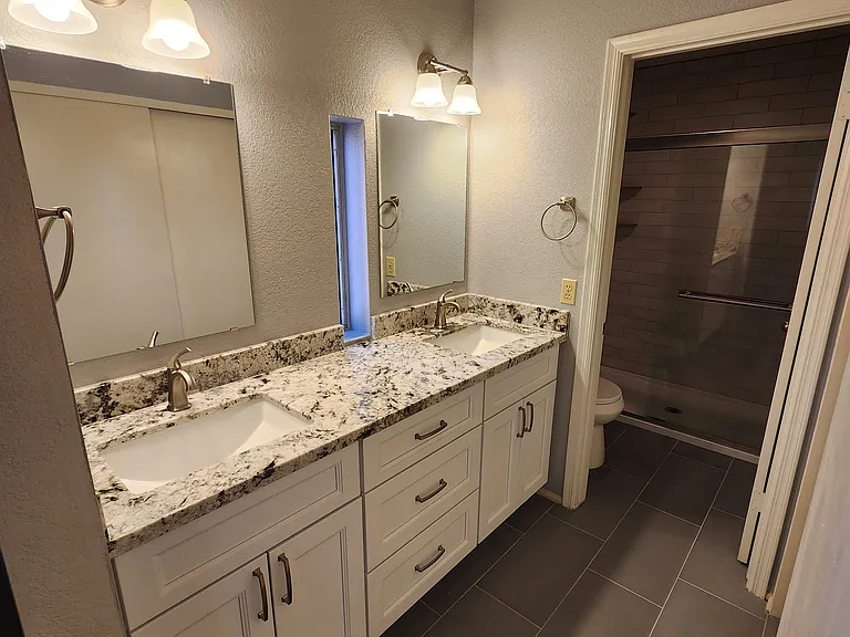 4118 E Woodland Dr — Photo 8