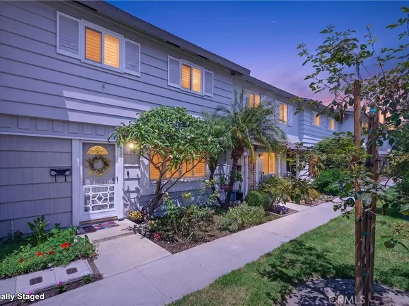 9571 Adams Ave, Huntington Beach, CA 92646